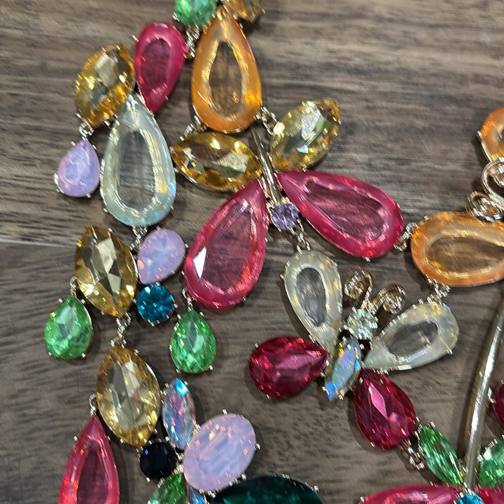 NWT- GORGEOUS STATEMENT Gemstone Necklace - Picture 2 of 8